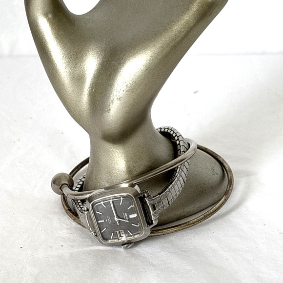 Vintage Seiko Women’s Watch 2205-3009 Hi-Beat Automatic 17J Dainty Bracelet main image 10